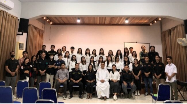Badan pengurus  harian Kerukunan Mahasiswa Katolik Universitas Fajar (KMK-Unifa) Makassar periode 2023-2024 . Foto/Ist