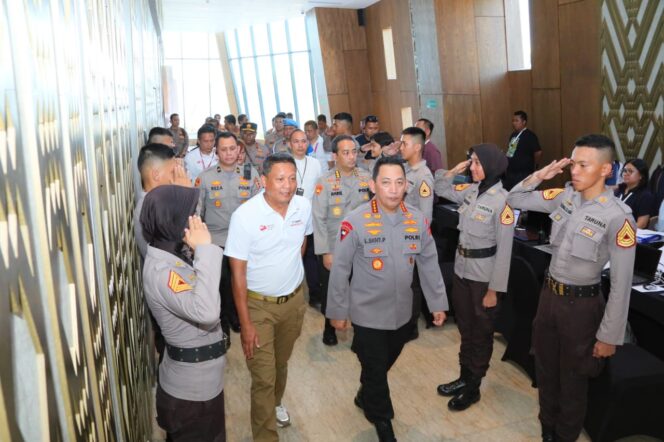 
 Kapolri, Jenderal Listyo Sigit Prabowo meninjau venue AMMTC di Labuan Bajo.(Ist)