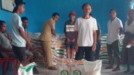 Pemdes Orong salurkan bantuan pangan tahap III.(Ist)