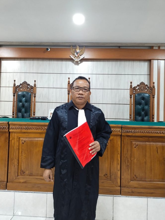 
					Dr. Siprianus Edi Hardum, Kuasa Hukum Yosefa Lelo.(Ist)