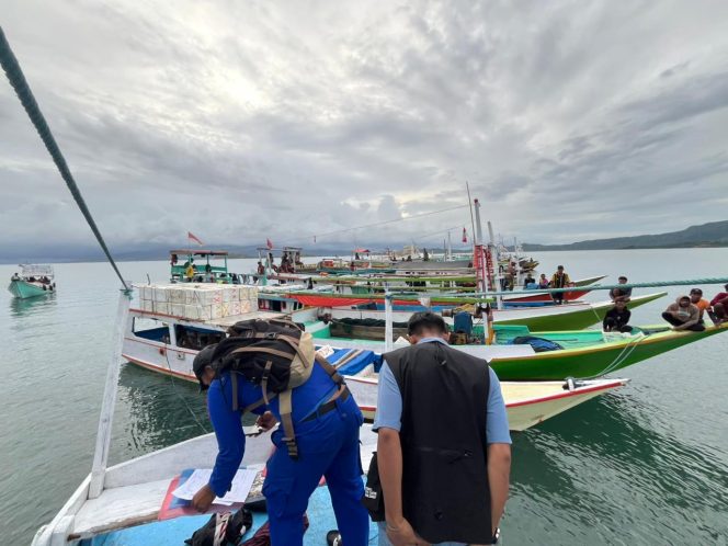 
					Polres Manggarai Barat amankan sejumlah kapal yang melakukan penangkapan ikan tanpa surat izin di perairan Labuan Bajo,(ist)