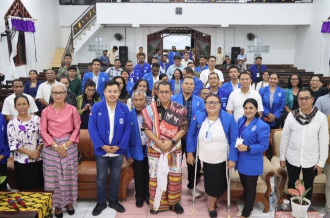 
					Gubernur NTT bersama GAMKI NTT.(Biro Administrasi Setda Pemprov NTT)