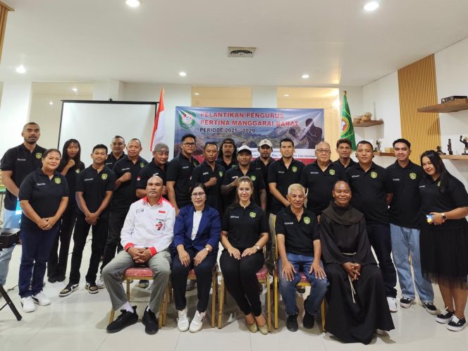 
 Pelantikan Pengkab Pertina Mabar oleh Pengprov Pertina NTT.(Ist)