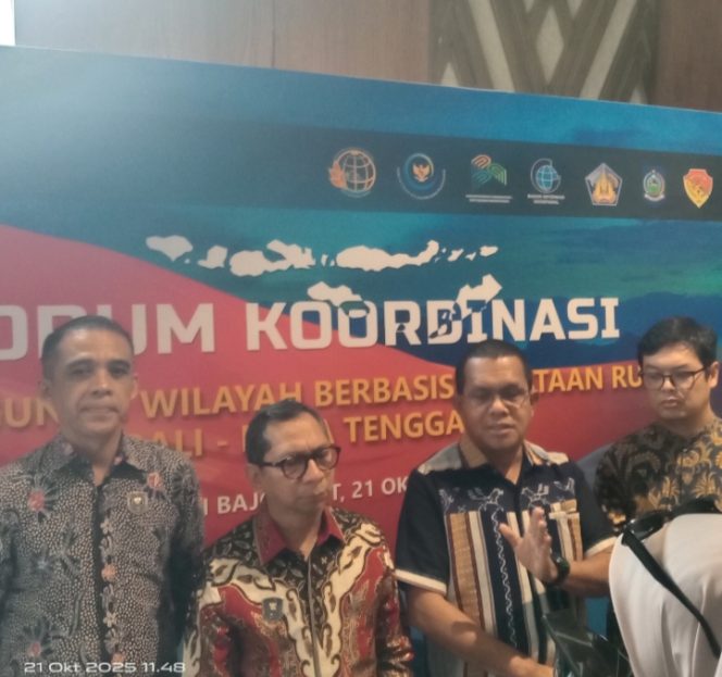 
					Deputi Bidang Koordinasi Pemerataan Pembangunan Wilayah, Agraria, dan Tata Ruang Kementerian Koordinator Infrastruktur dan Pembangunan, Nazieb Faizal.(Acik)