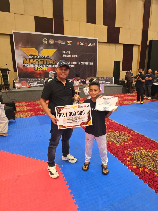 
					Laurentio A. Darren Jeramat raih medali emas dan atlet terbaik pada kejuaraan Battle of Maestro Taekwondo Championship 2026.(Ist)