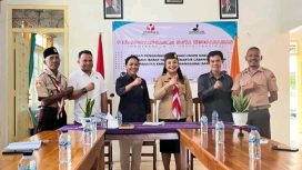 Penandatangan MOU antara Bawaslu dengan Kwarcab Gerakan Pramuka Manggarai Barat,Senin(10/02/2026).(Ist)